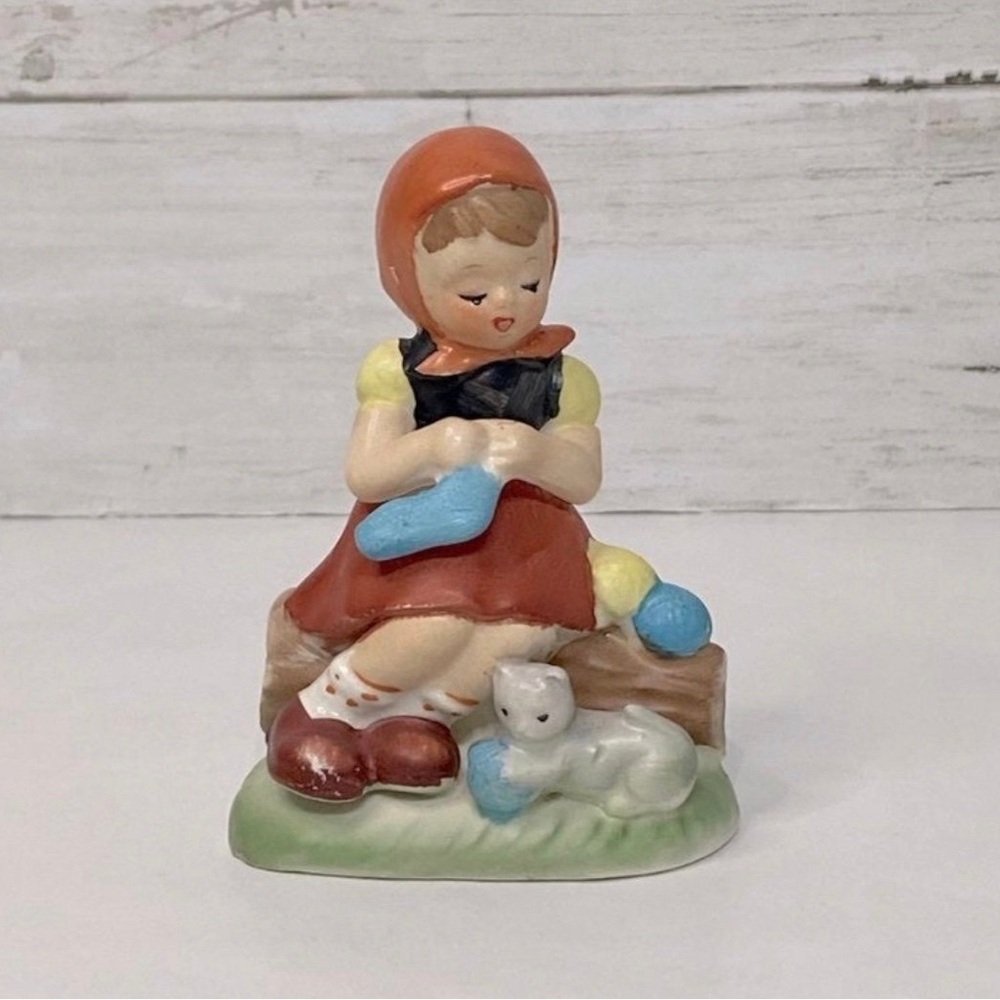 VTG RARE Wales Japan Figurine Girl & Kitten PRICE FIRM